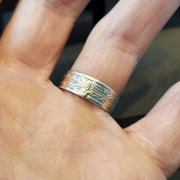 Size 7 925 Sterling Silver Amazing Light Pattern Ring - Picture 2 of 5